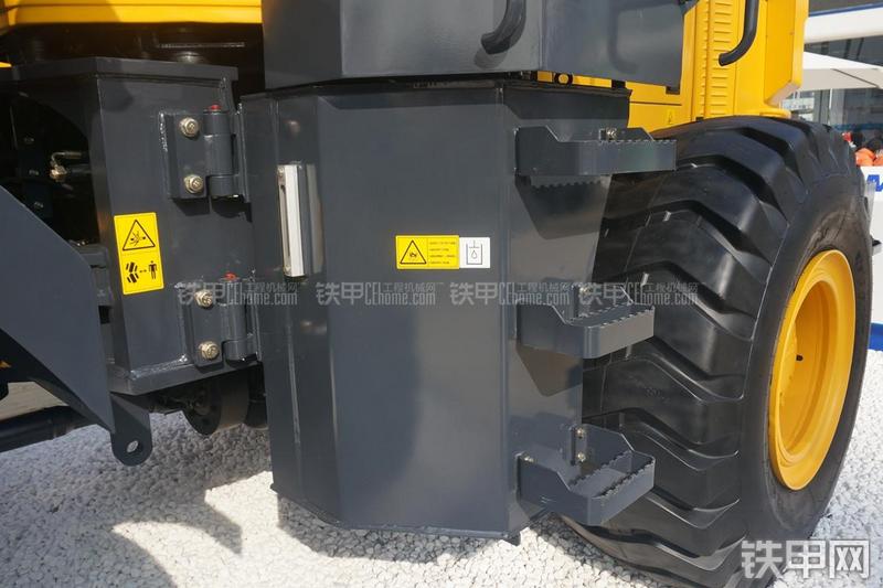 国机重工950LNG装载机局部