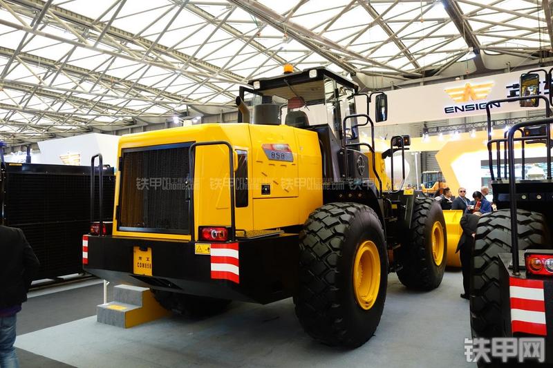 龙工CDM858装载机局部