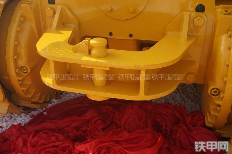 国机重工D320E推土机局部