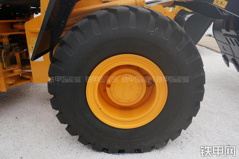 现代HL850S装载机局部