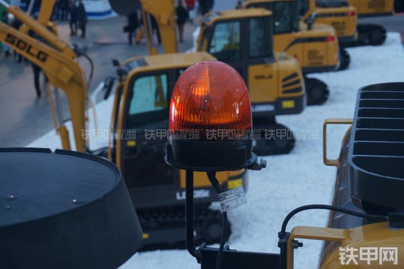 山东临工LG6460E挖掘机局部