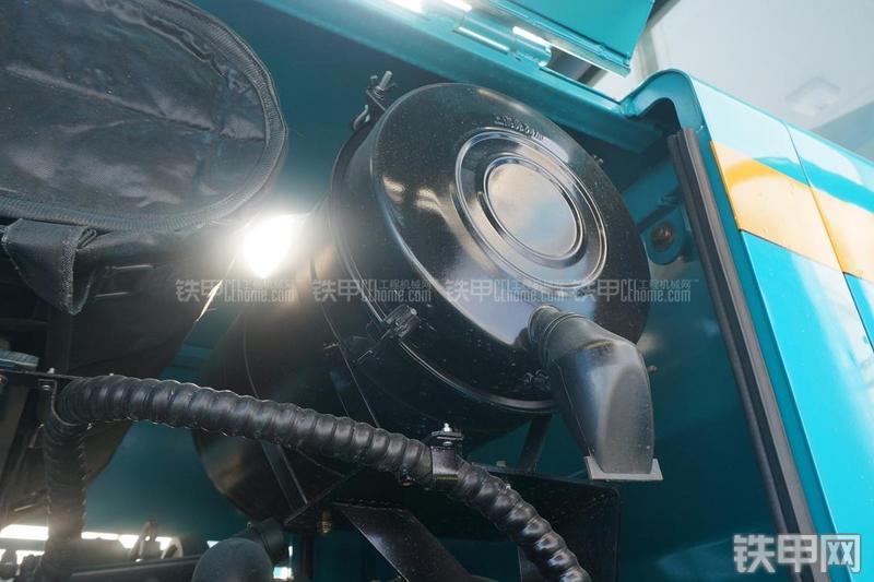 山河智能SL38W装载机局部