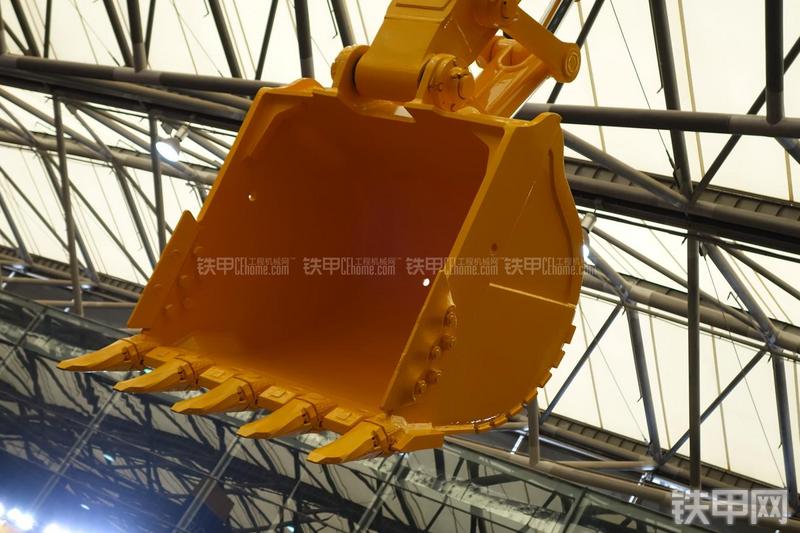 龙工LG6485H挖掘机局部