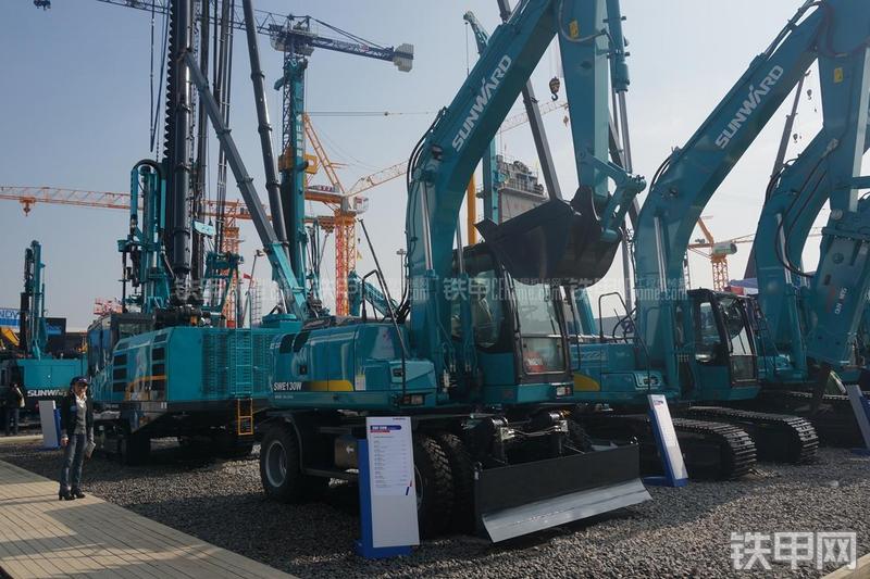 山河智能SWE130W挖掘机整机外观