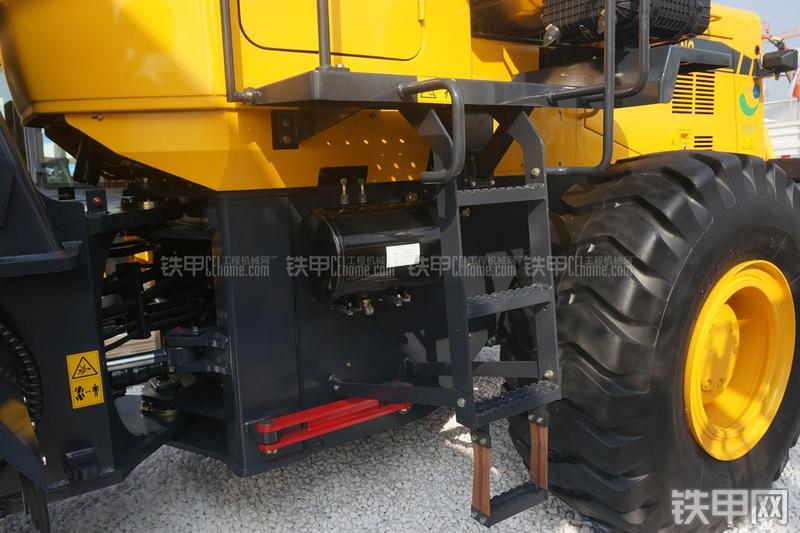 国机重工950LNG装载机局部