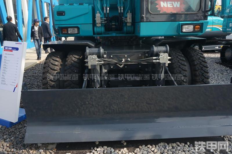 山河智能SWE130W挖掘机局部