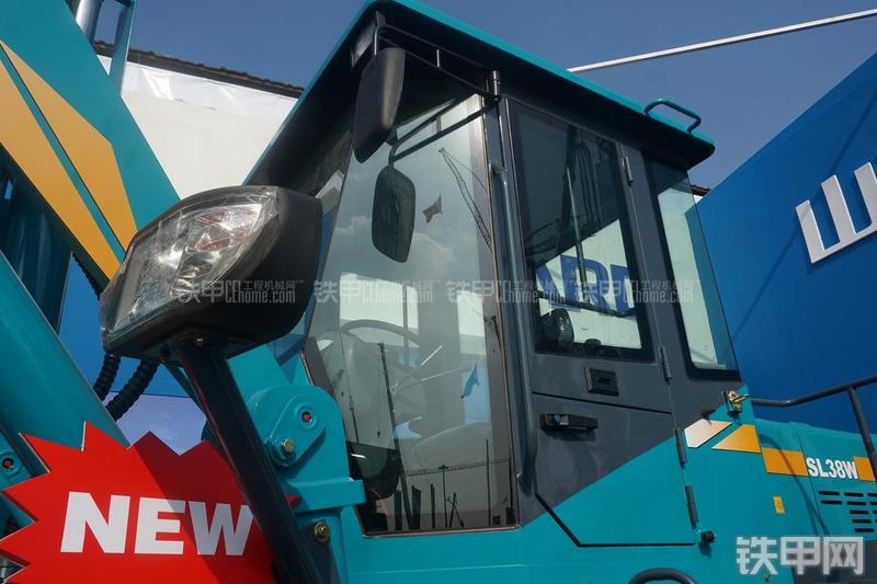 山河智能SL38W装载机局部