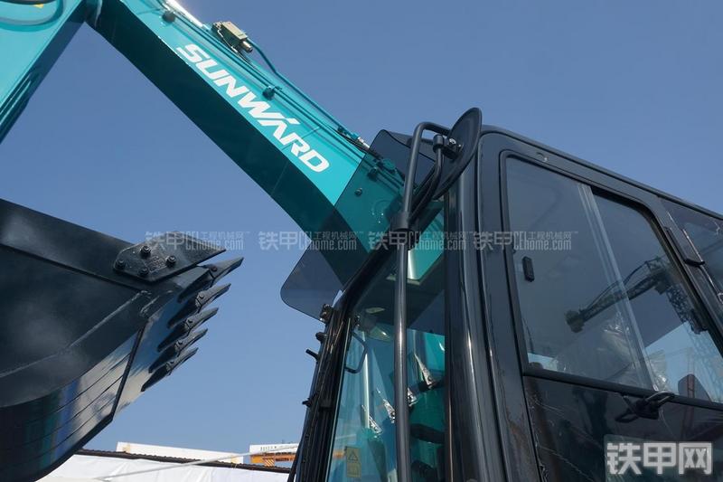 山河智能SWE130W挖掘机局部