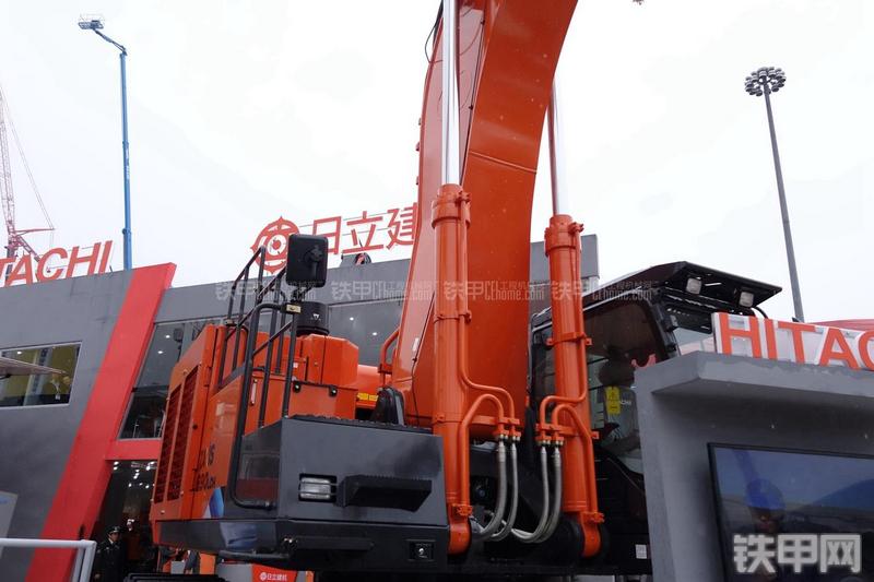 日立ZX690LCH-5A挖掘机局部