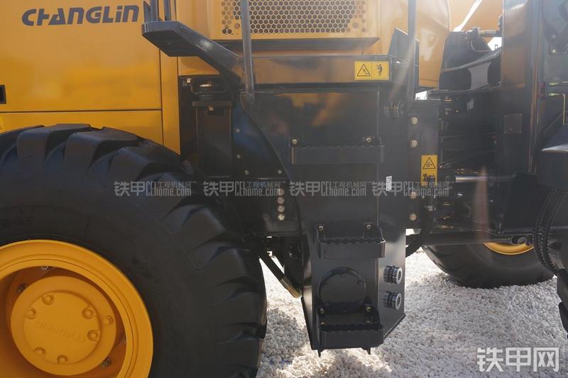 国机重工950LNG装载机局部