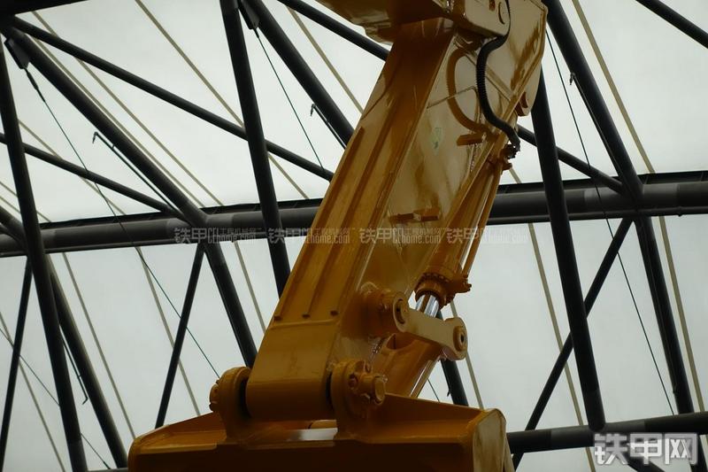 龙工CDM6365F挖掘机局部