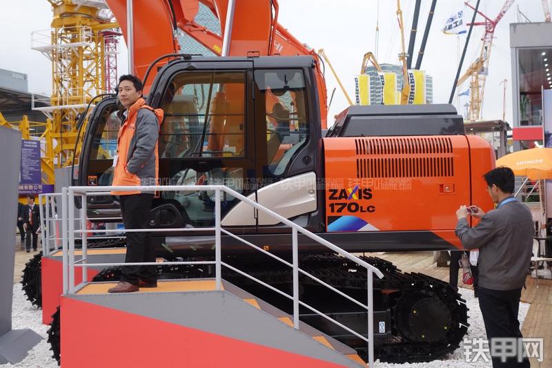 日立ZX170LC-5A挖掘机局部