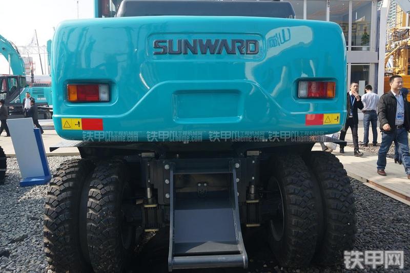 山河智能SWE130W挖掘机整机外观