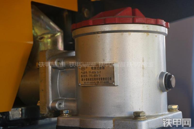 国机重工950LNG装载机局部