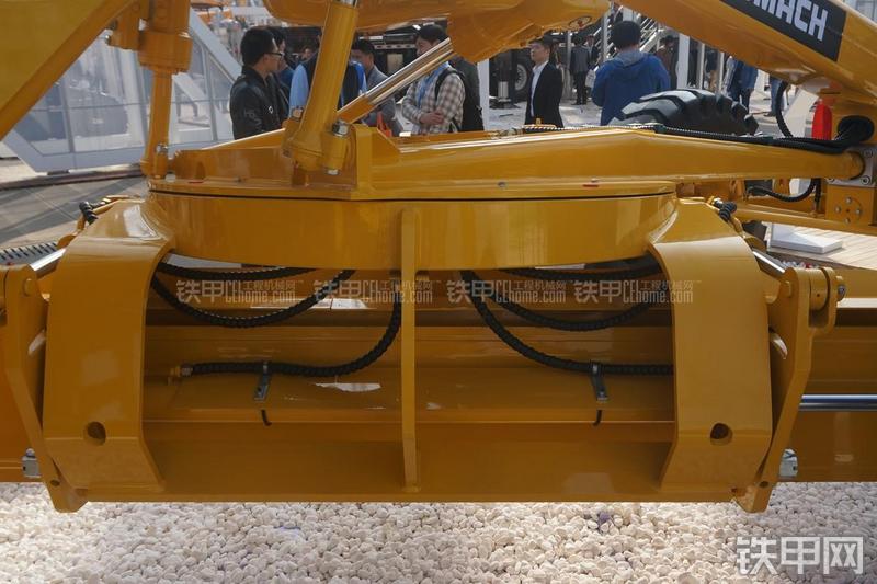 国机重工DT620平地机局部