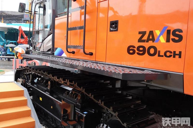 日立ZX690LCH-5A挖掘机局部