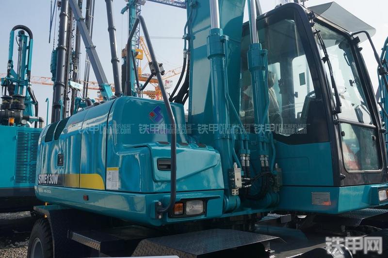 山河智能SWE130W挖掘机局部