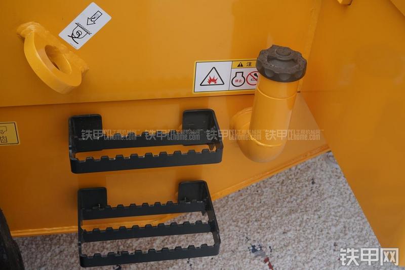 现代HL851K装载机局部