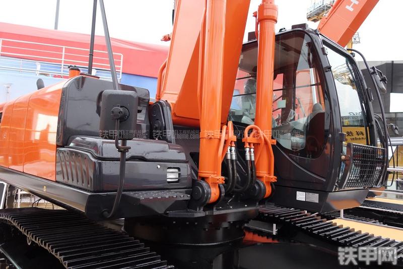 日立ZX360K-5G挖掘机局部