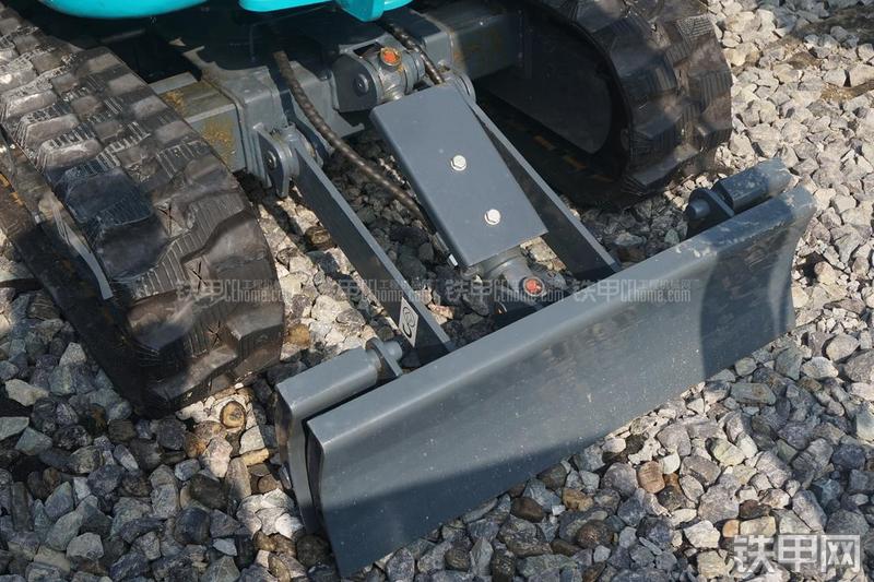 山河智能SWE08B挖掘机局部