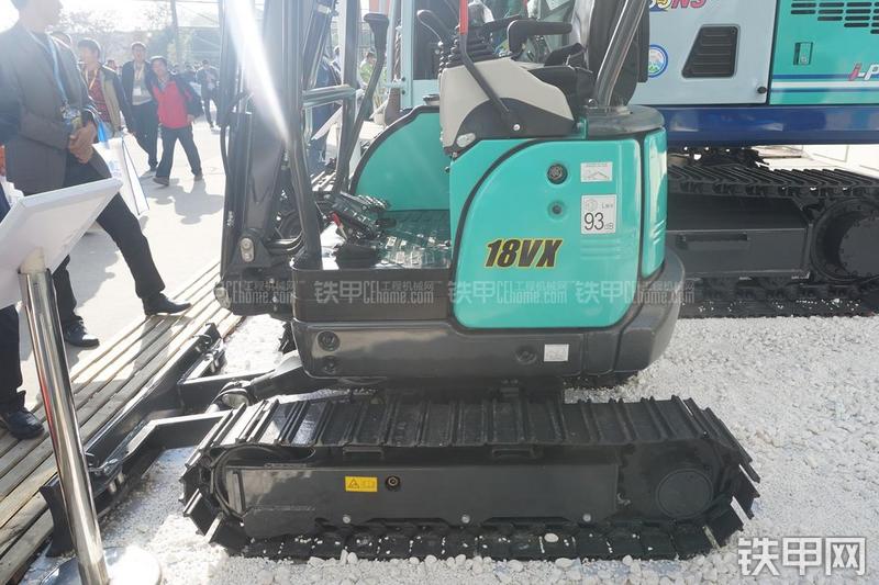 石川岛IHI-18VX挖掘机局部