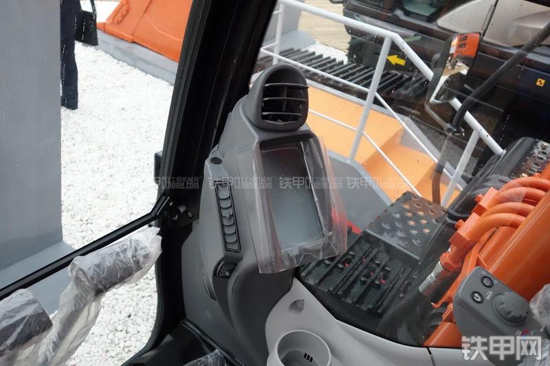 日立ZX170LC-5A挖掘机局部