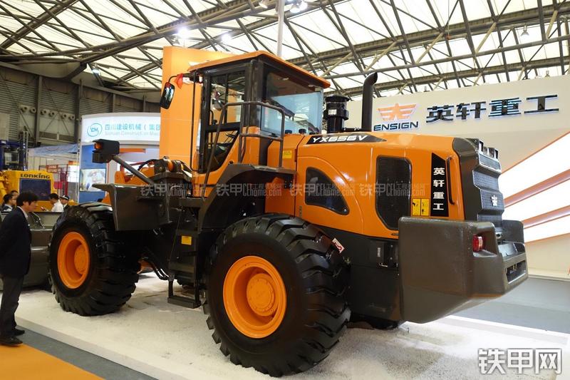 英轩重工YX656V装载机整机外观