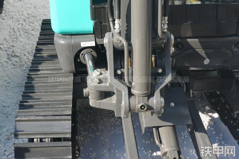 石川岛IHI-18VX挖掘机局部
