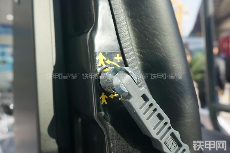 石川岛IHI-18VX挖掘机局部