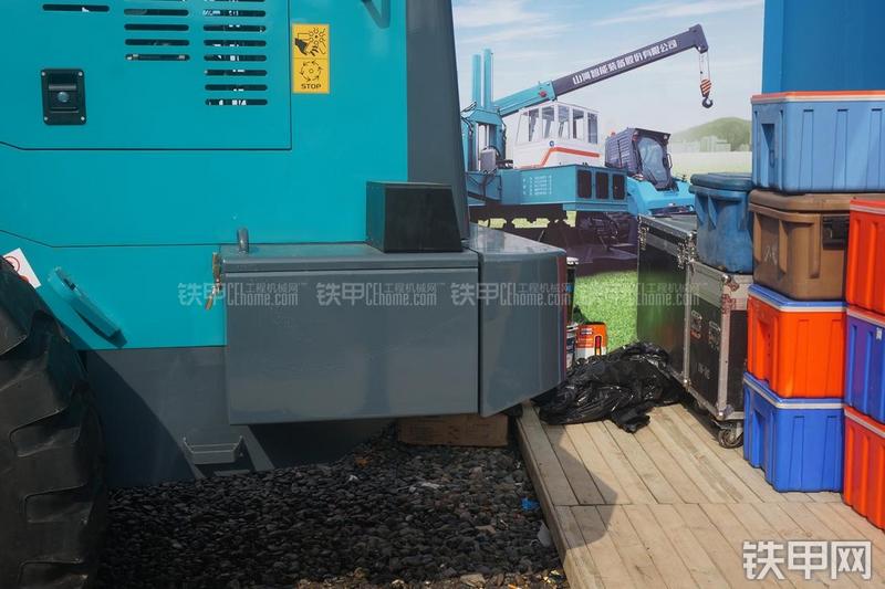 山河智能SL38W装载机局部