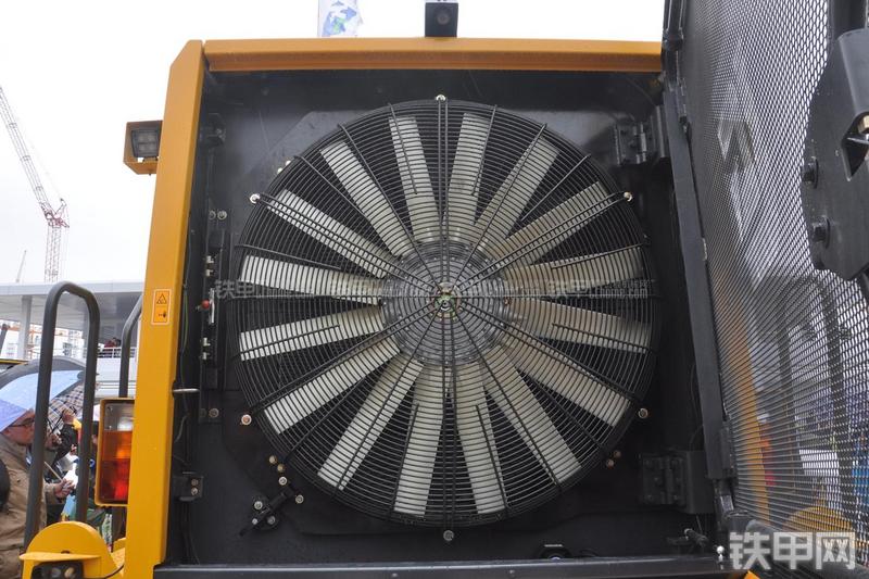 柳工CLG8128H装载机局部