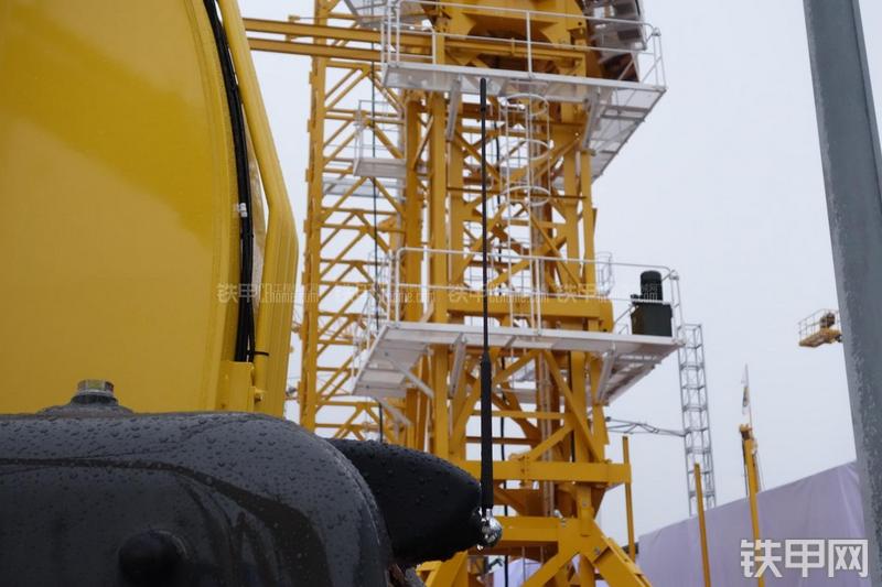 住友SH260LC-6挖掘机局部