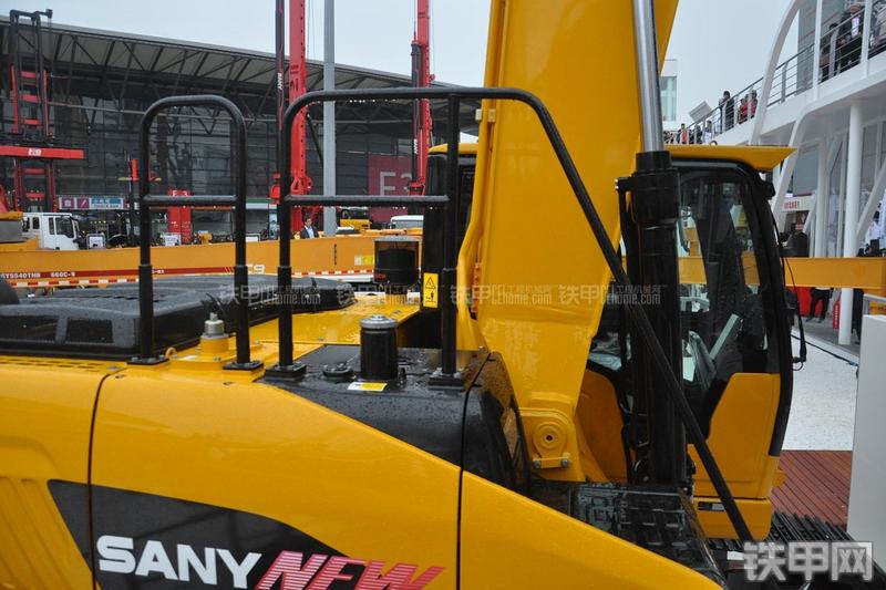 三一重工SY215C-9挖掘机局部