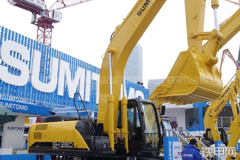 住友SH260LC-6挖掘机整机外观