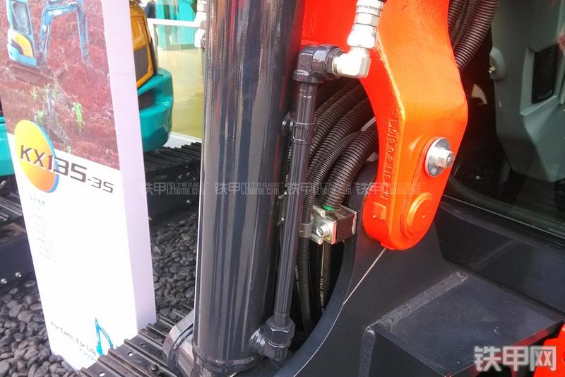 久保田KX155-5挖掘机局部