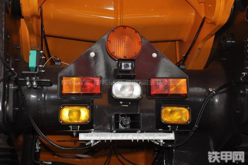 三一重工SRT95C非公路自卸车局部