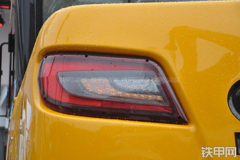 三一重工SY215C-9挖掘机局部