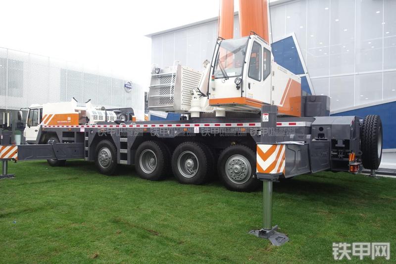 中联重科QY110V起重机整机外观