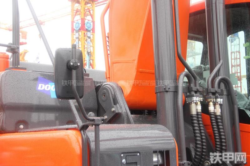 迪万伦DX340LC-9C挖掘机局部