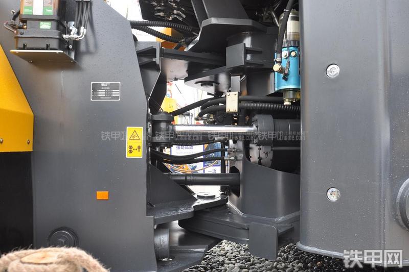 柳工CLG8128H装载机局部