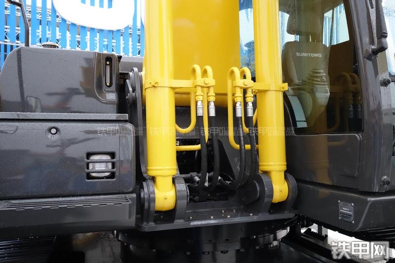 住友SH260LC-6挖掘机局部