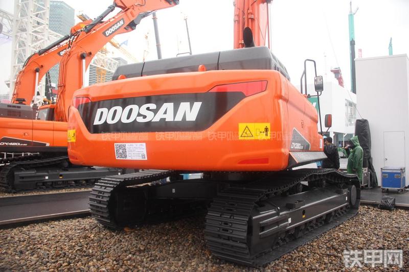 迪万伦DX380LC-9C挖掘机整机外观