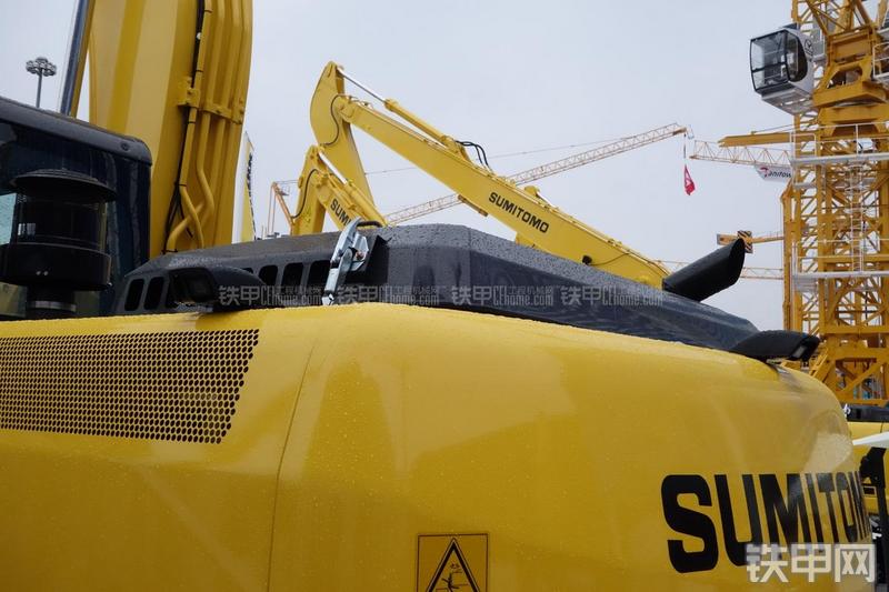 住友SH210-6挖掘机局部