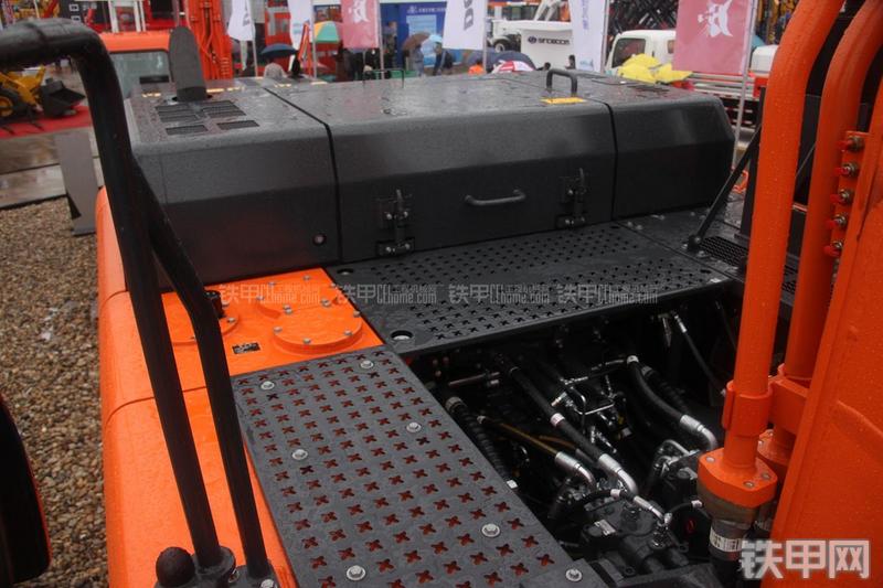 迪万伦DX500LC-9C挖掘机局部