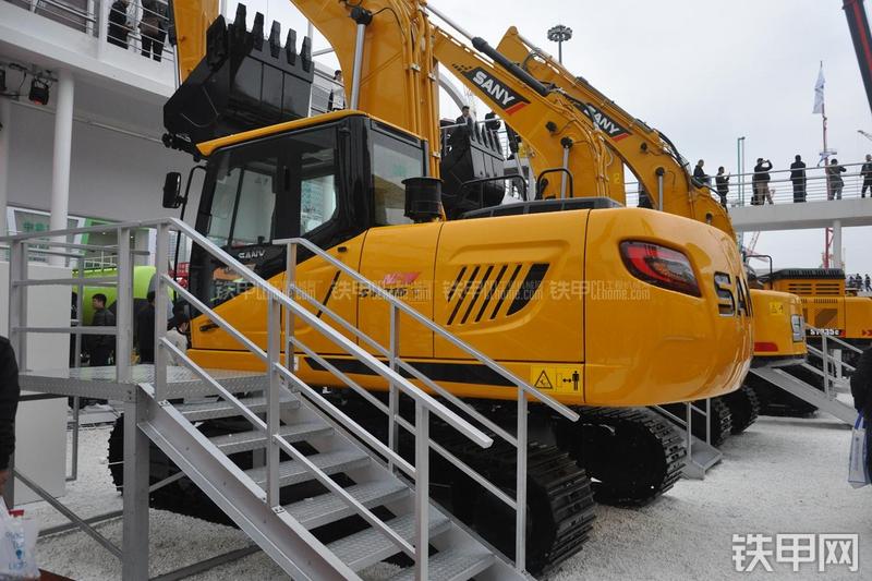 三一重工SY215C-9挖掘机整机外观