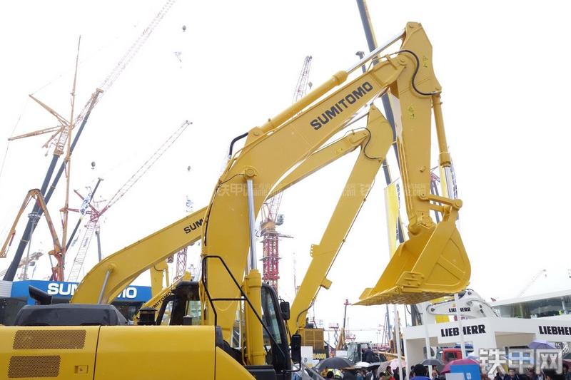 住友SH260LC-6挖掘机局部