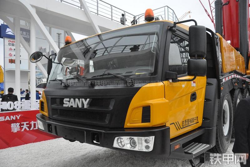 三一重工SAC6000起重机局部