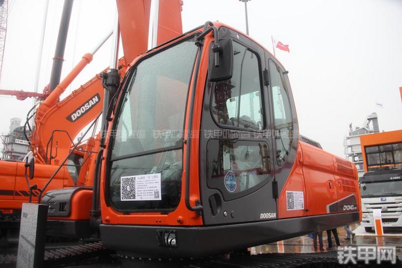 迪万伦DX340LC-9C挖掘机局部