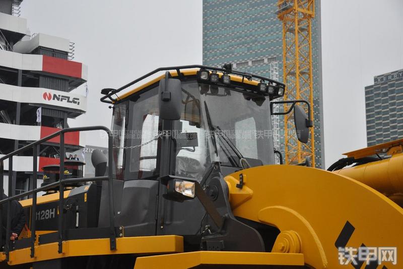 柳工CLG8128H装载机局部