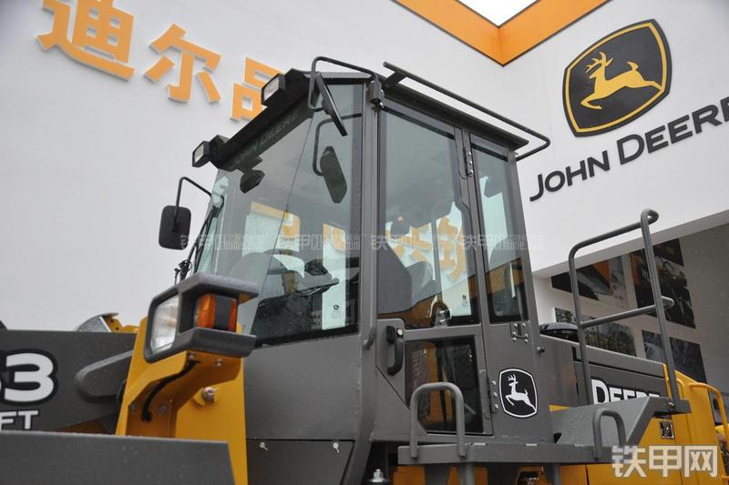 约翰迪尔WL53装载机局部